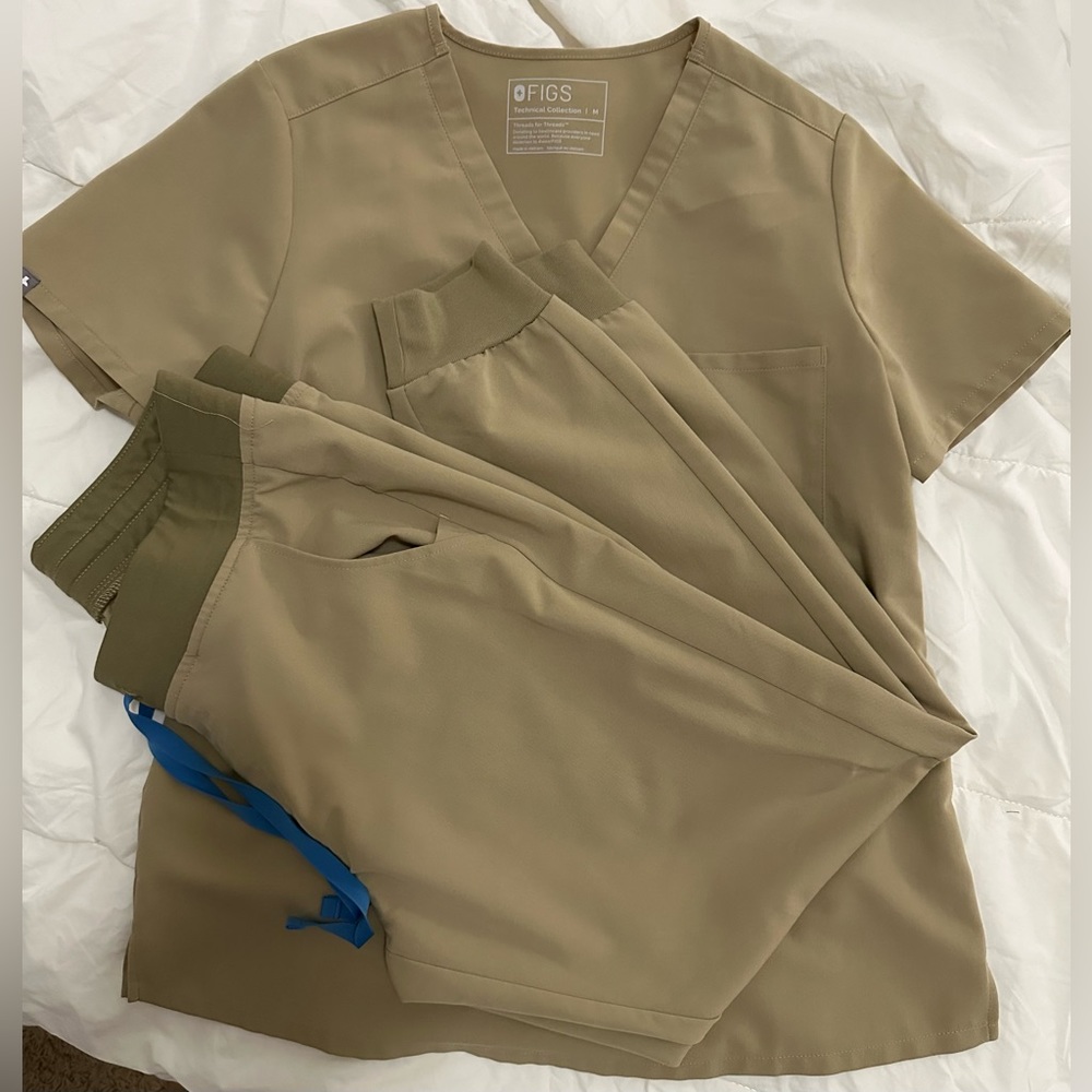 Figs Scrubs - Sandstone - Medium. Catarina top and Zamora jogger.